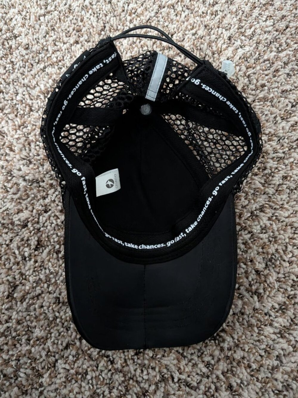 Oiselle Reflective Runner Trucker Hat - Picture 2 of 5